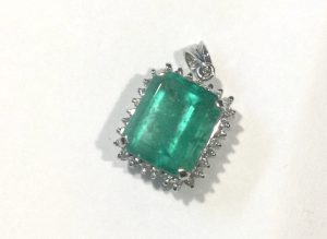 ネクストプラス市川店ジュエリーエメラルド買取